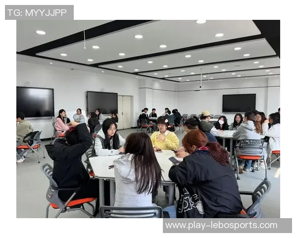 足球运动在促进身心健康和社会交往中的重要意义探讨