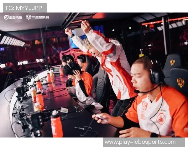 鸟巢足球比赛盛况空前球迷齐聚共享激情与荣耀的时刻 鸟巢足球比赛盛况空前球迷齐聚共享激情与荣耀的时刻