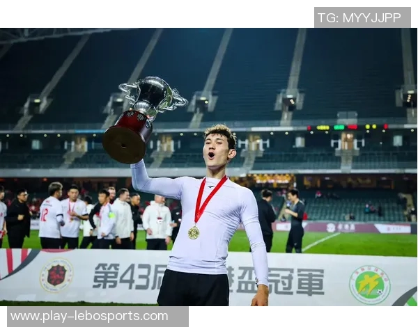 足球之美尽在脚下经典瞬间重温天下足球的魅力与激情 足球之美尽在脚下经典瞬间重温天下足球的魅力与激情