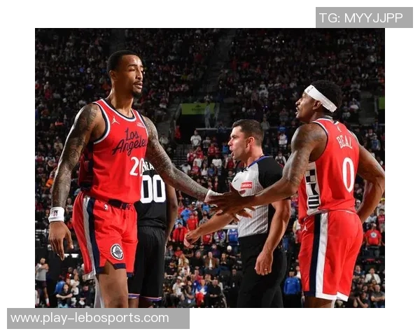 太阳队与快船队激战正酣谁能在西部赛季争夺中笑到最后 太阳队与快船队激战正酣谁能在西部赛季争夺中笑到最后